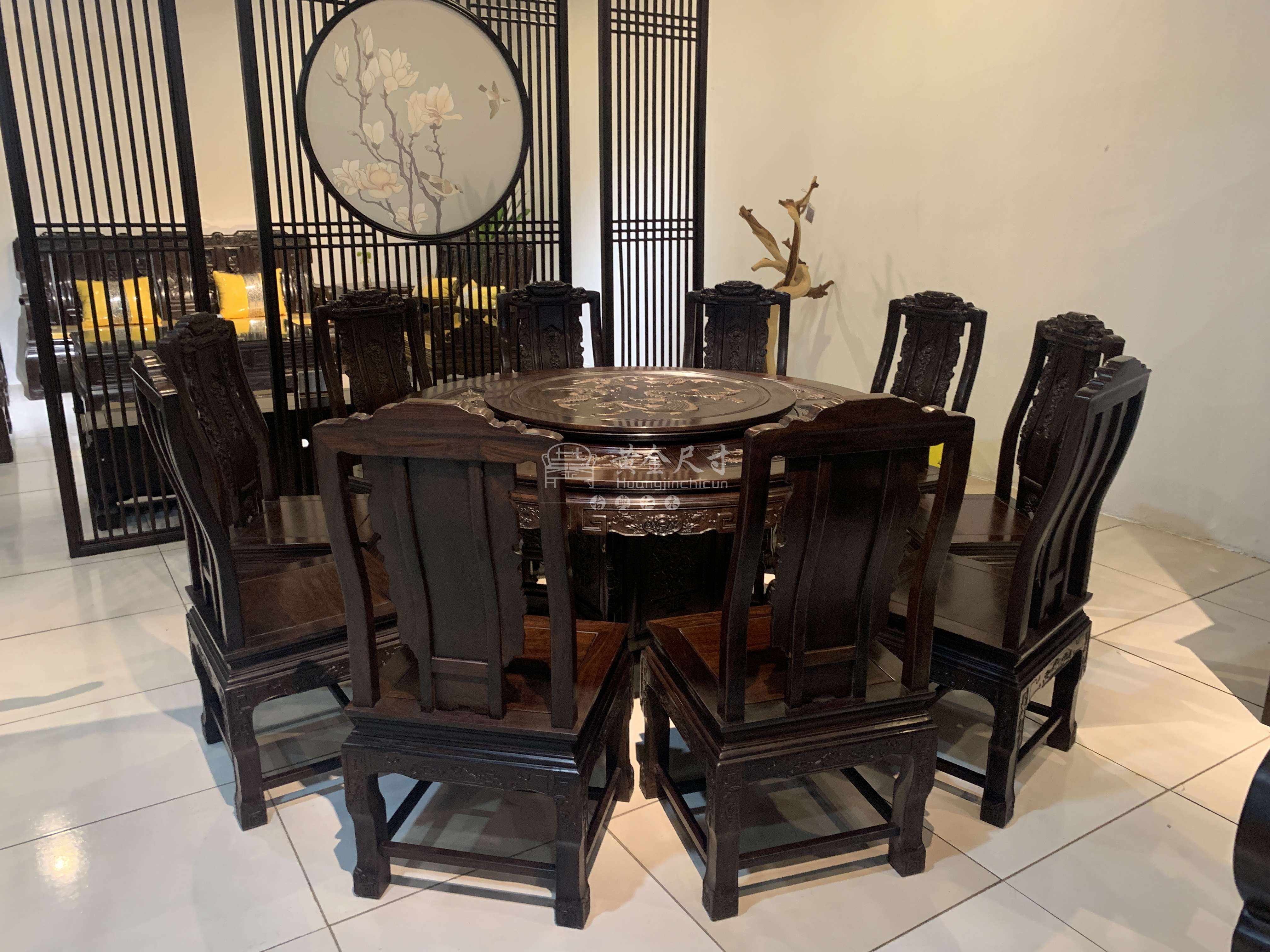 1.5米檀雕招财进宝圆台配10椅A3黑檀   (2).JPG